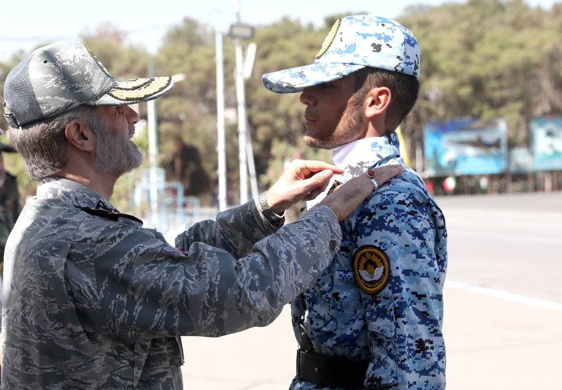 فرمانده کل ارتش: دشمن را زیر نظر داریم و اشتباهش را با شدت پاسخ خواهیم داد