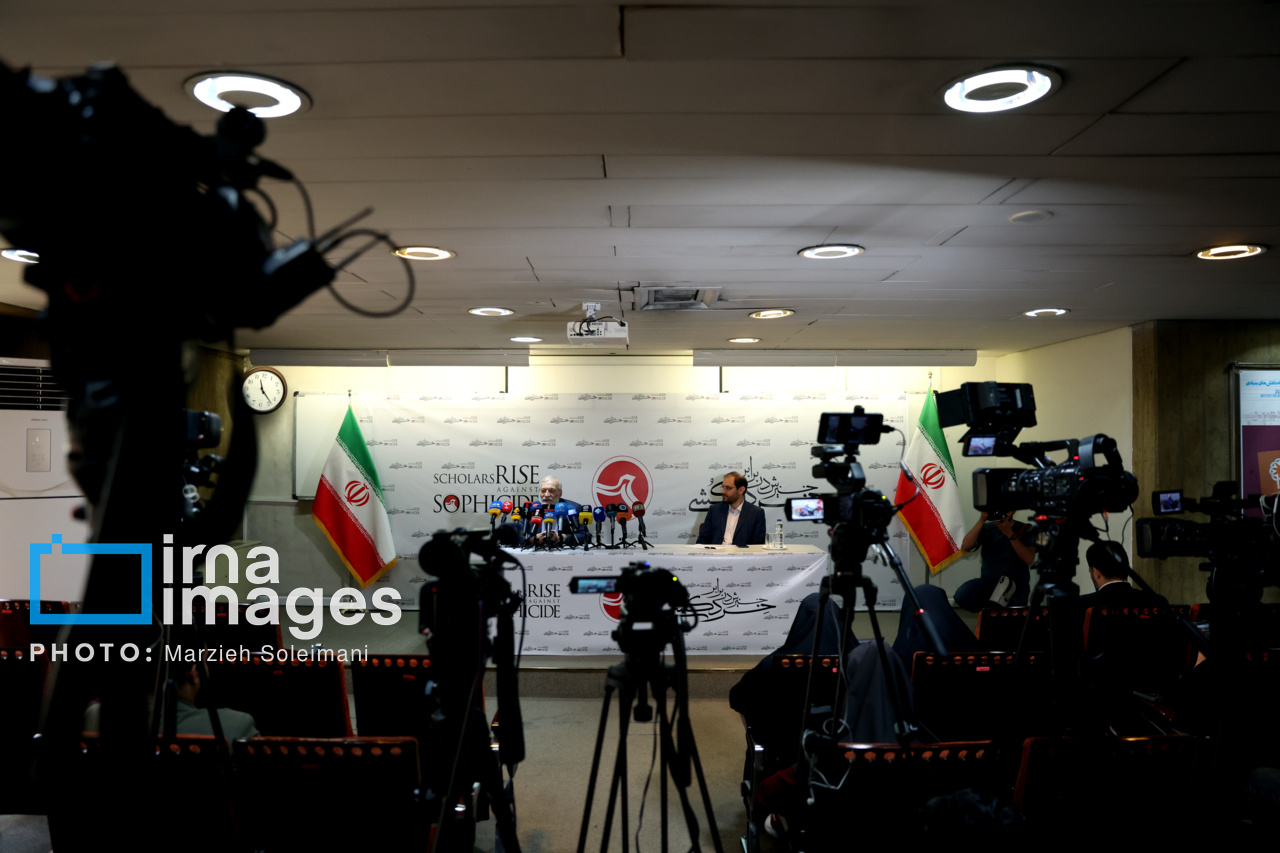 محمد جواد لایجانی: ترور دانشمندان خطر مهمی برای بشریت است که باید با آن مقابله کرد