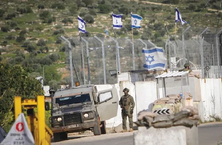 جيش الاحتلال الإسرائيلي ينسحب تدريجياً من غزة جيش الاحتلال الإسرائيلي ينسحب تدريجياً من غزة