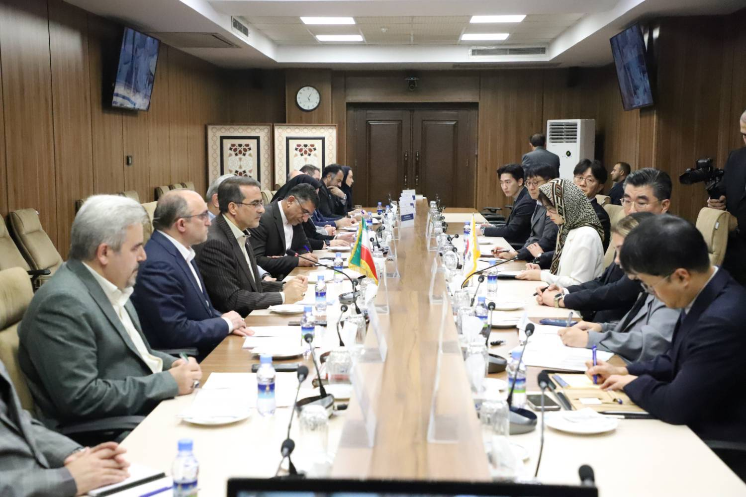 تأکید معاون رئیسجمهور بر همکاری با کره جنوبی در حوزه هوشمندسازی دولت