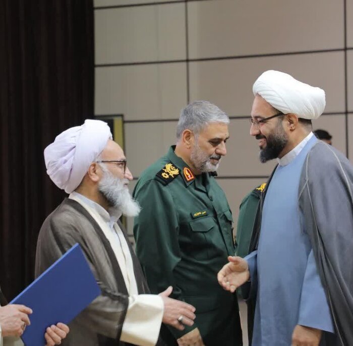 سپاه دفاع از آرمانهای انقلاب و مردم را هرگز رها نمیکند