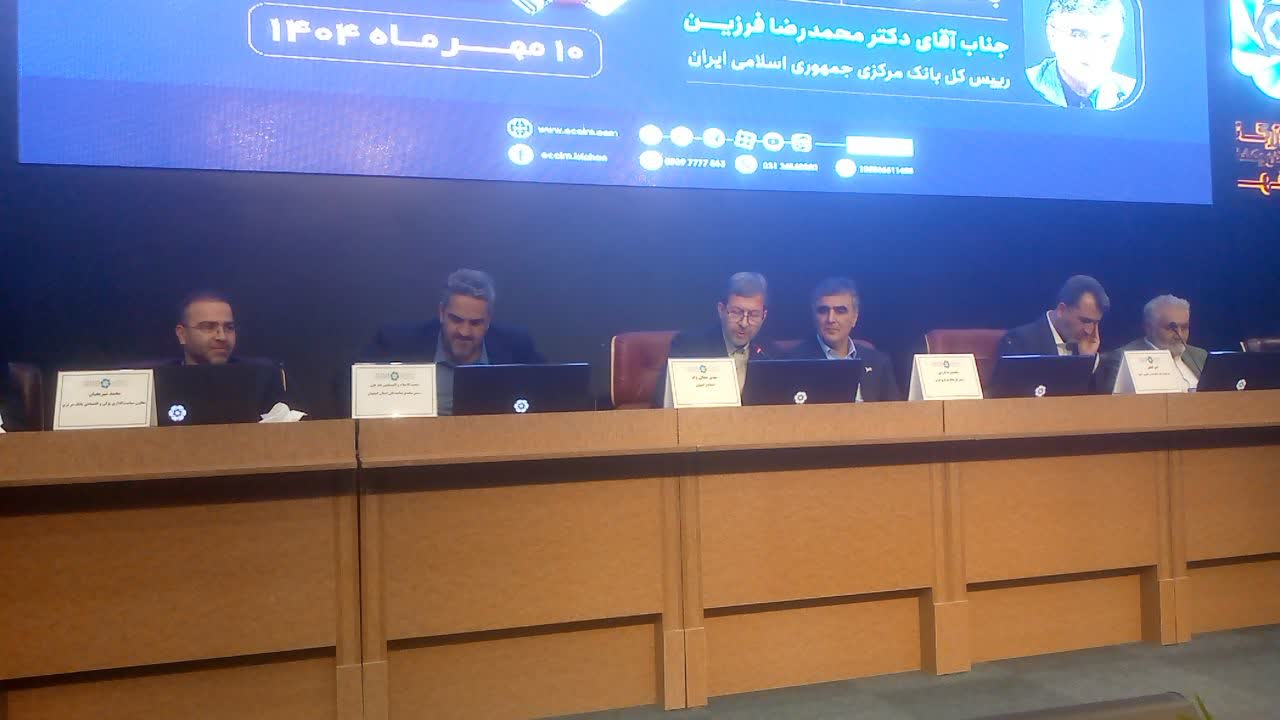 فرزین: نرخ کنونی دلار، نرخ ارز نیست، «نرخ ترس» است