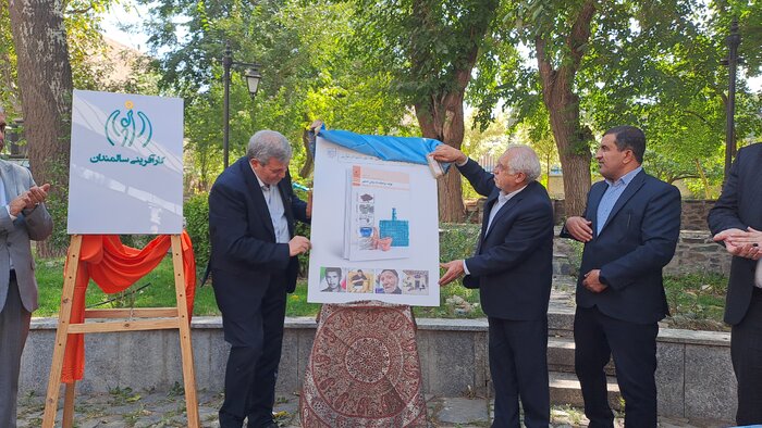 نمایشگاه گنجینههای نقرهای در همدان آغاز به کار کرد