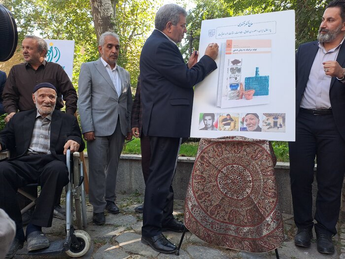 نمایشگاه گنجینههای نقرهای در همدان آغاز به کار کرد