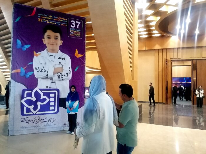 استاندار: اصفهان میتواند راه ابریشم سینمای کودک را به جهان معرفی کند