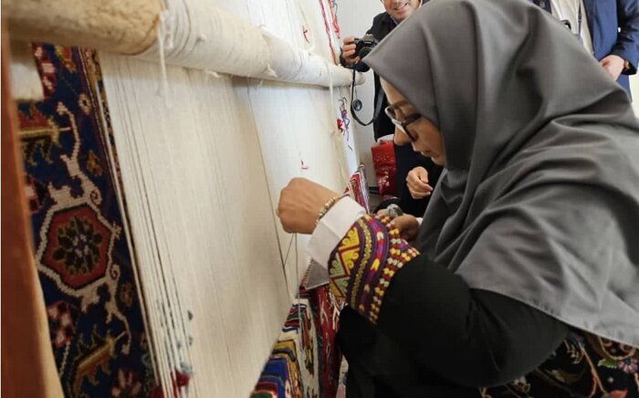 اهتمام ملی برای بازکردن گره تولید و صادرات قالی