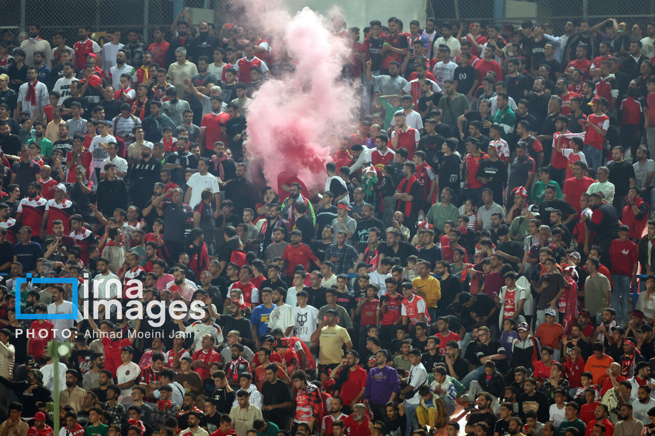 اعتراض هواداران پرسپولیس به عملکرد تیم + فیلم