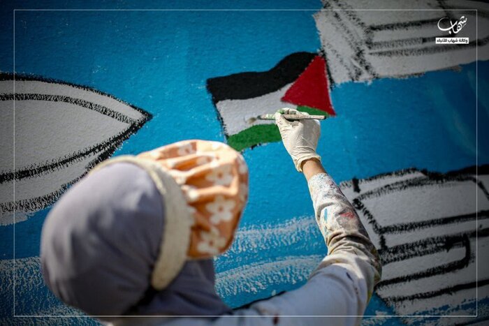 نقش‌هایی بر دیوار؛ هنرمندان فلسطینی به ناوگان شکست محاصره غزه خوشامد می‌گویند+ عکس