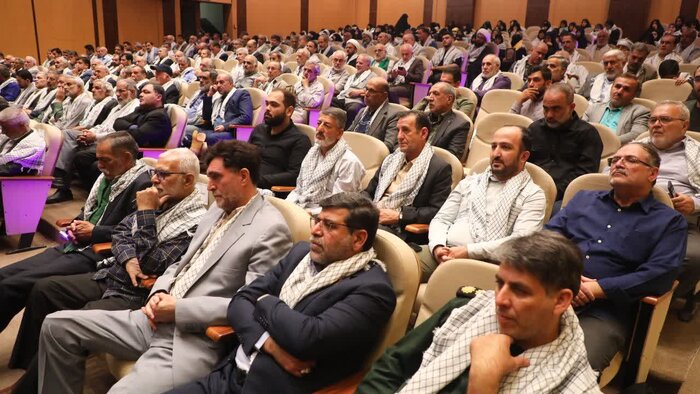 استاندار قم: ایمان و حفظ معنویت رمز تداوم پیروزی ملت ایران است