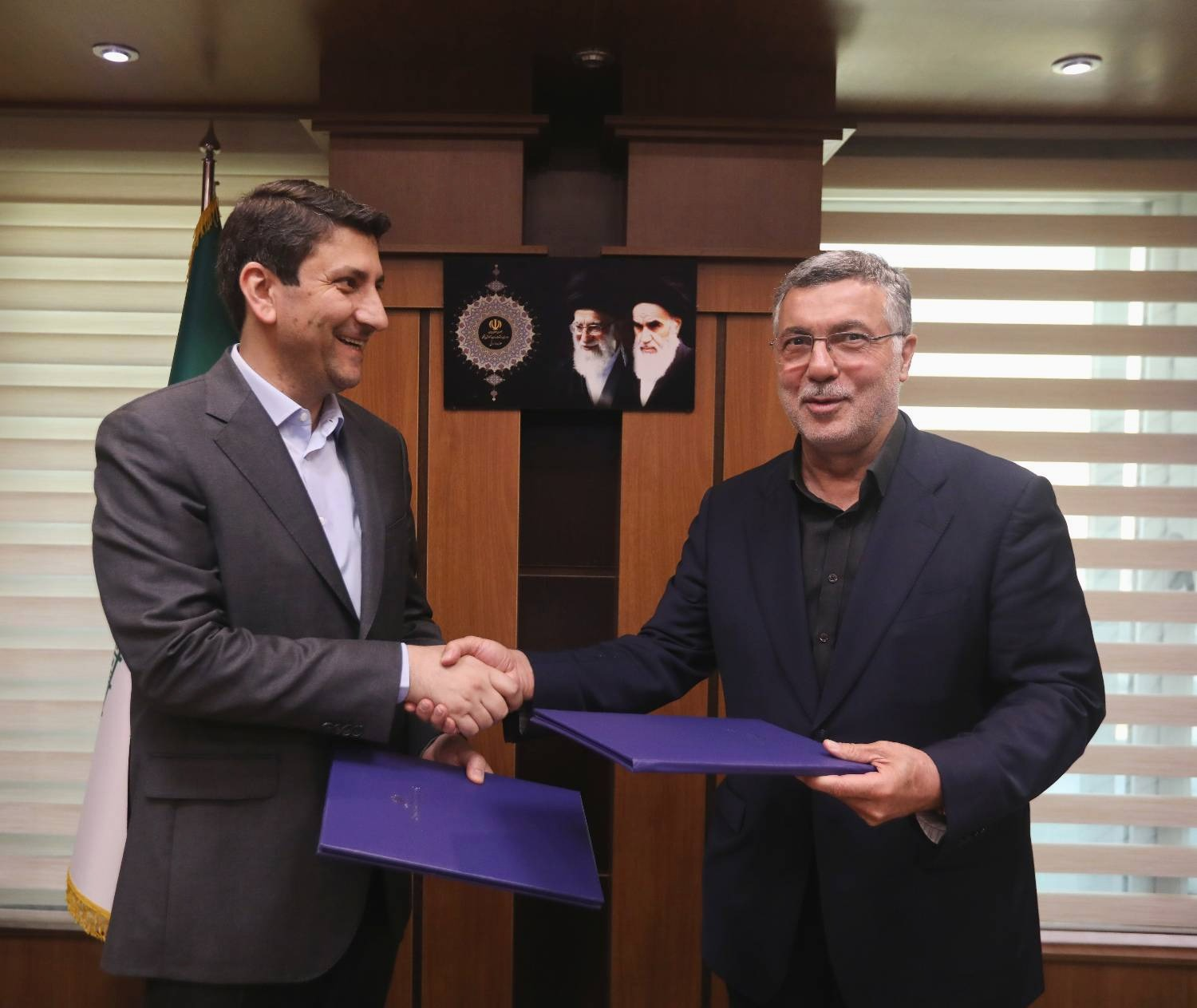 دستورالعمل و ضوابط فنی خدمات دارورسانی برخط اجرایی شد/ سرانه دارو در ایران ۵۰ دلار