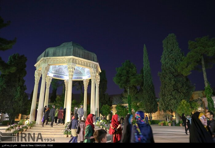 ریزش بخشی از حافظیه؛ نگرانی و امید در آستانه یادروز حافظ