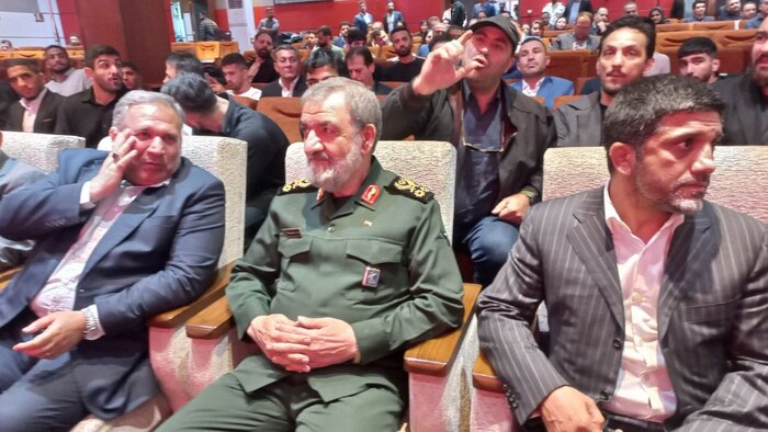 دبیر: ورزش کشتی جایی برای وفاق است