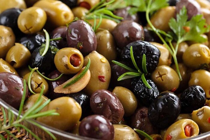 زیتون؛ میوهای که سلامت را به سفرههای ما میآورد
