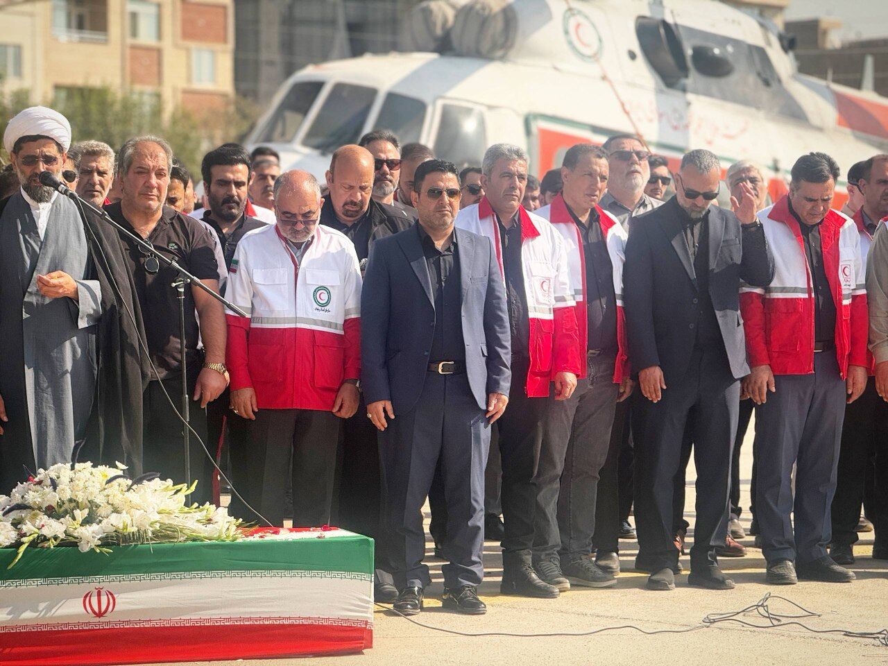 مراسم تشییع پیکر شهید کاپیتان «محسن مهرابزاده» برگزار شد مراسم تشییع پیکر شهید کاپیتان «محسن مهرابزاده» برگزار شد