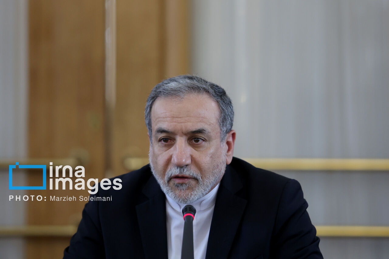 Foreign Minister says Iran will not negotiate its sovereign rights