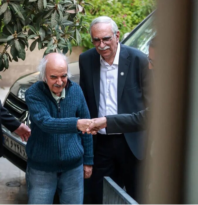 شفیعی کدکنی: همه موظفیم از فرهنگ ایرانی پاسداری کنیم چنانکه ایرج افشار کرد