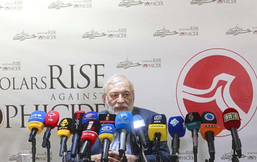 لاریجانی: واشنگتن و تلآویو از تروریسم علمی رونمایی کردند