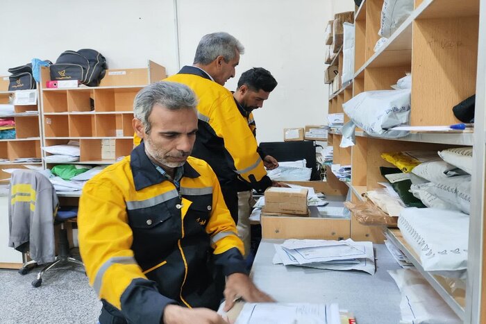 پستچی؛ چهرهای آشنا، نقشی ناپیدا