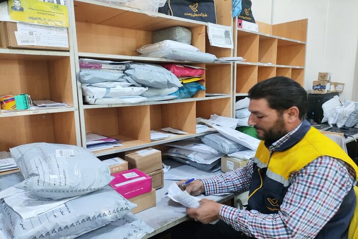 پستچی؛ چهرهای آشنا، نقشی ناپیدا