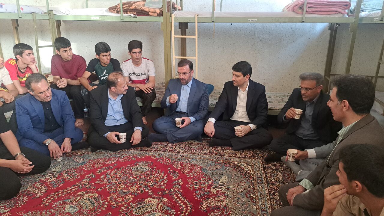 وزیر که خود عشایر است ؛ خاطرات معلم پدر و قول فردا