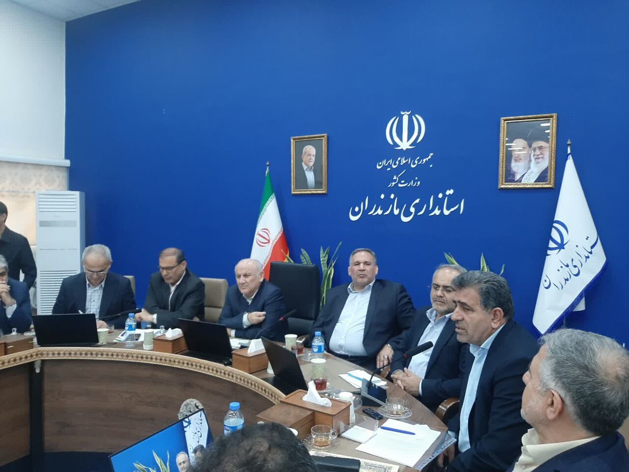 حاشیه‌های شورای اداری مازندران؛ «پدر! ۲۰ سال آینده مدیران بی‌عرضه مثل شما سرکار می‌آیند؟»