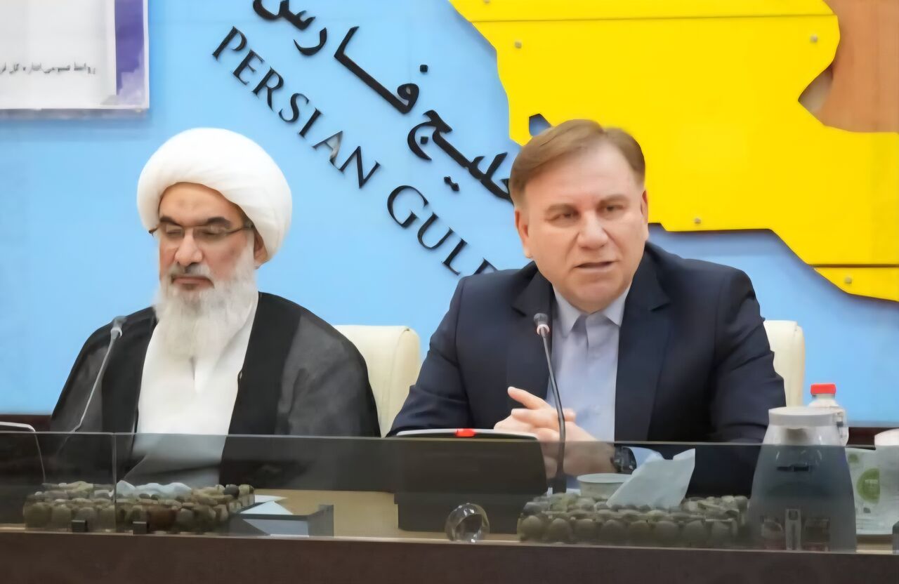 استاندار بوشهر: وحدت و انسجام مردم کلید حفظ امنیت و عزت کشور است
