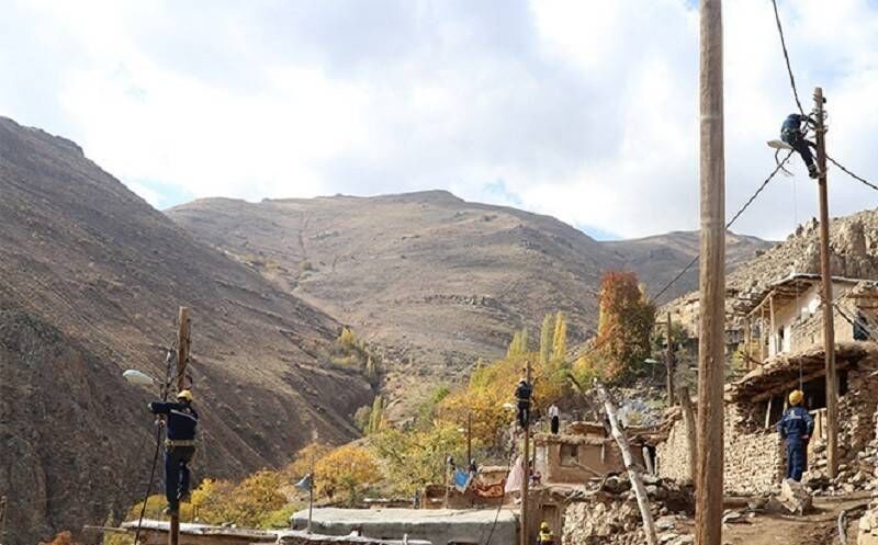 بهسازی شبکه برق ۳۵روستای شهرستان کهگیلویه آغاز شد
