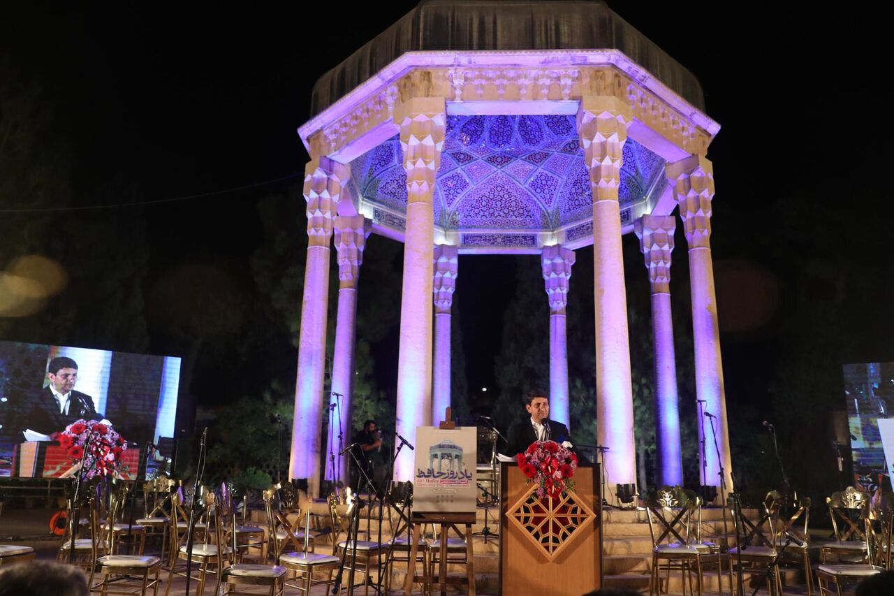 نیاز به استفاده از هوش مصنوعی برای محافظت و ترویج میراث ادبی ایران