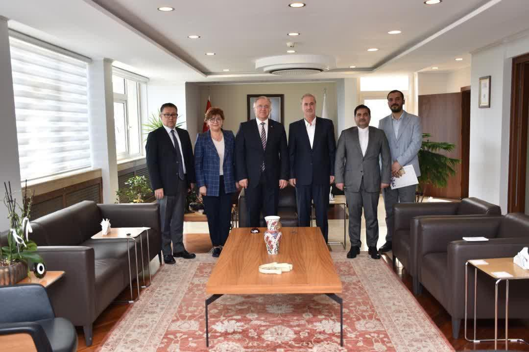 تقویت همکاریهای ایران و ترکیه در راستای توسعه تحقیقات مشترک در علوم نوپدید