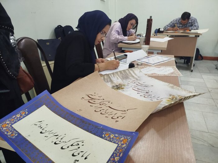 بداهه‌نویسی خوشنویسان چهارمحال و بختیاری با موضوع«ایرانِ جان» + فیلم