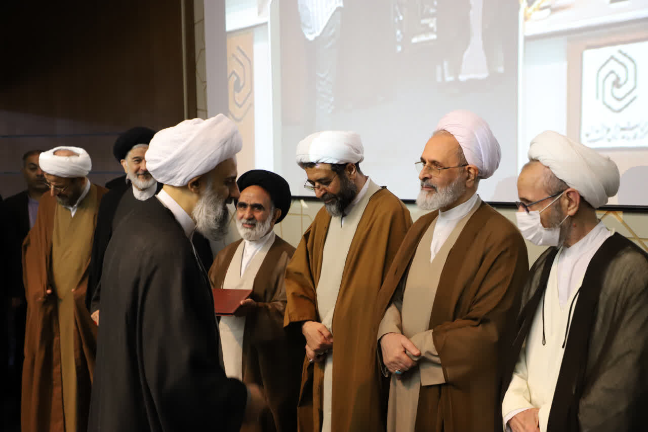 برگزاری آیین معارفه مدیر جدید حوزه‌های علمیه خواهران سراسر کشور در قم