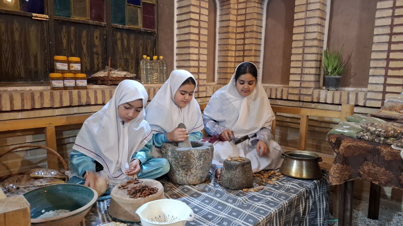 چهاردهمین جشنواره جوزغند نراق+ فیلم