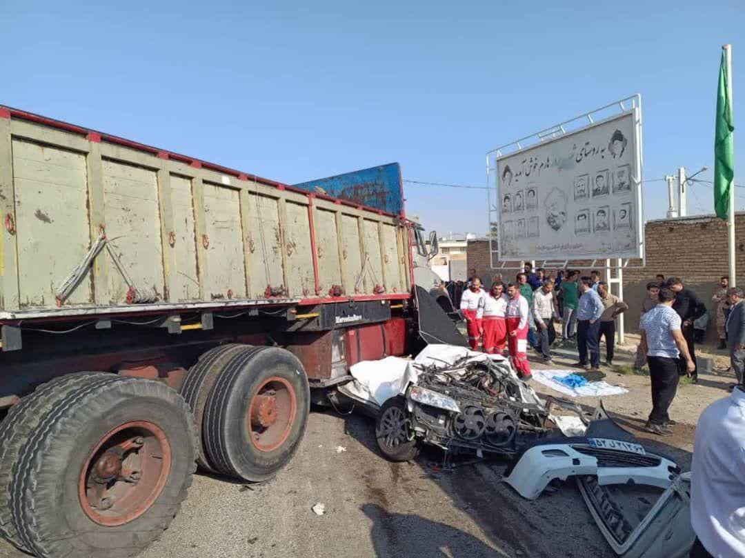 تصادف مرگبار در فسا؛ پنج تن از کارکنان دانشگاه علوم پزشکی جان باختند