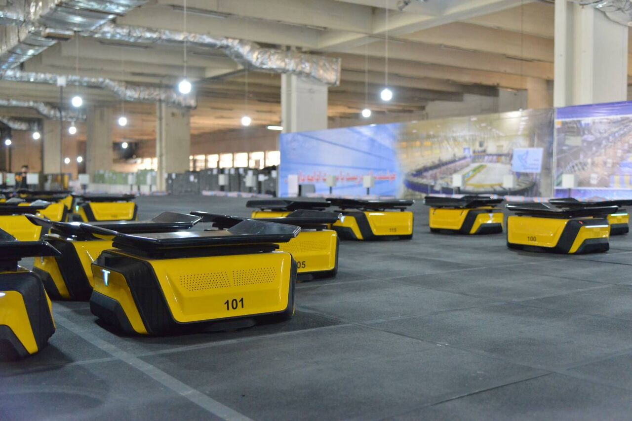 فیلم | پای روبات ها به پست گیلان باز شد