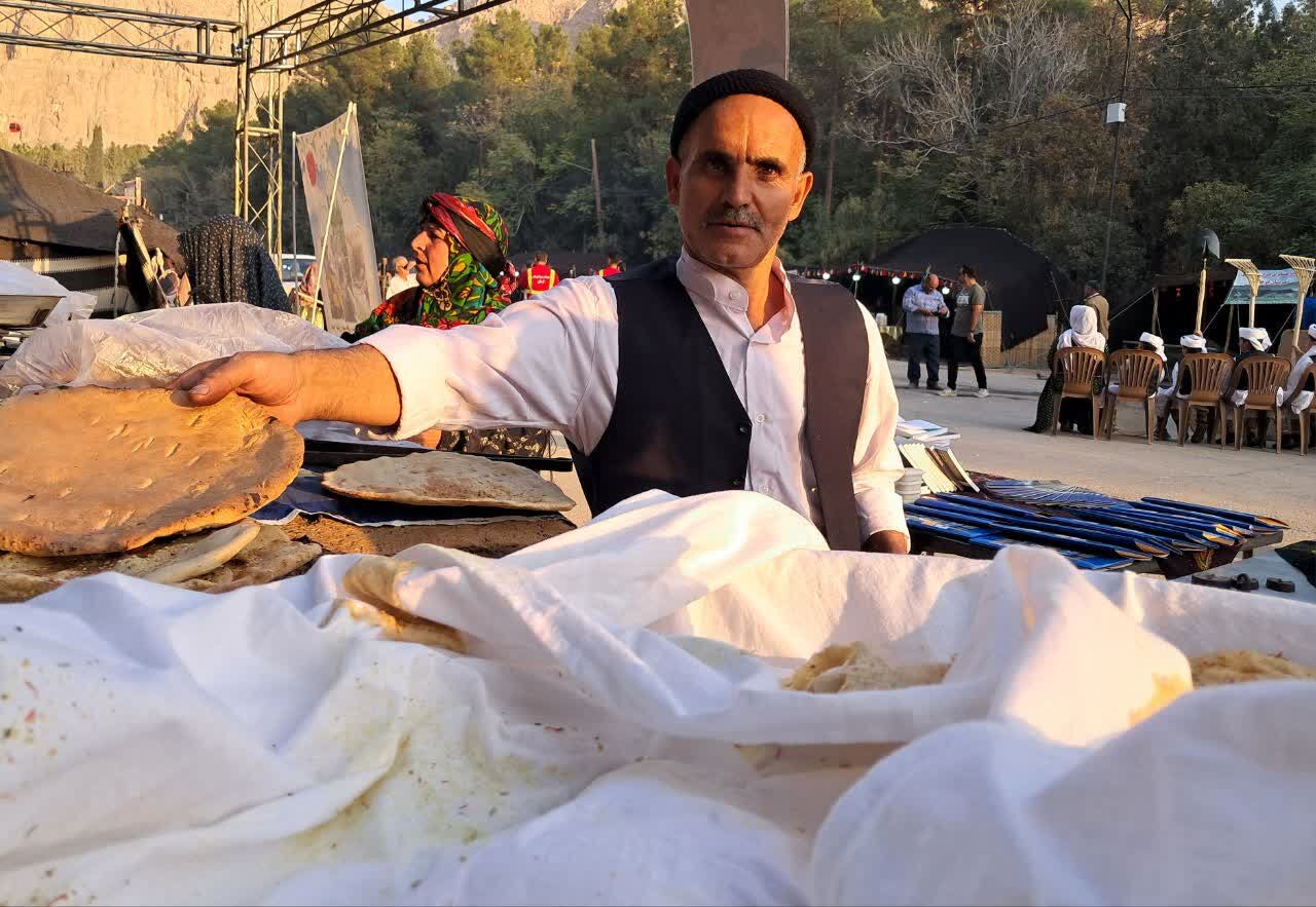 طلوع طعم‌ها در کرمان؛ سومین جشنواره ملی نان آغاز شد