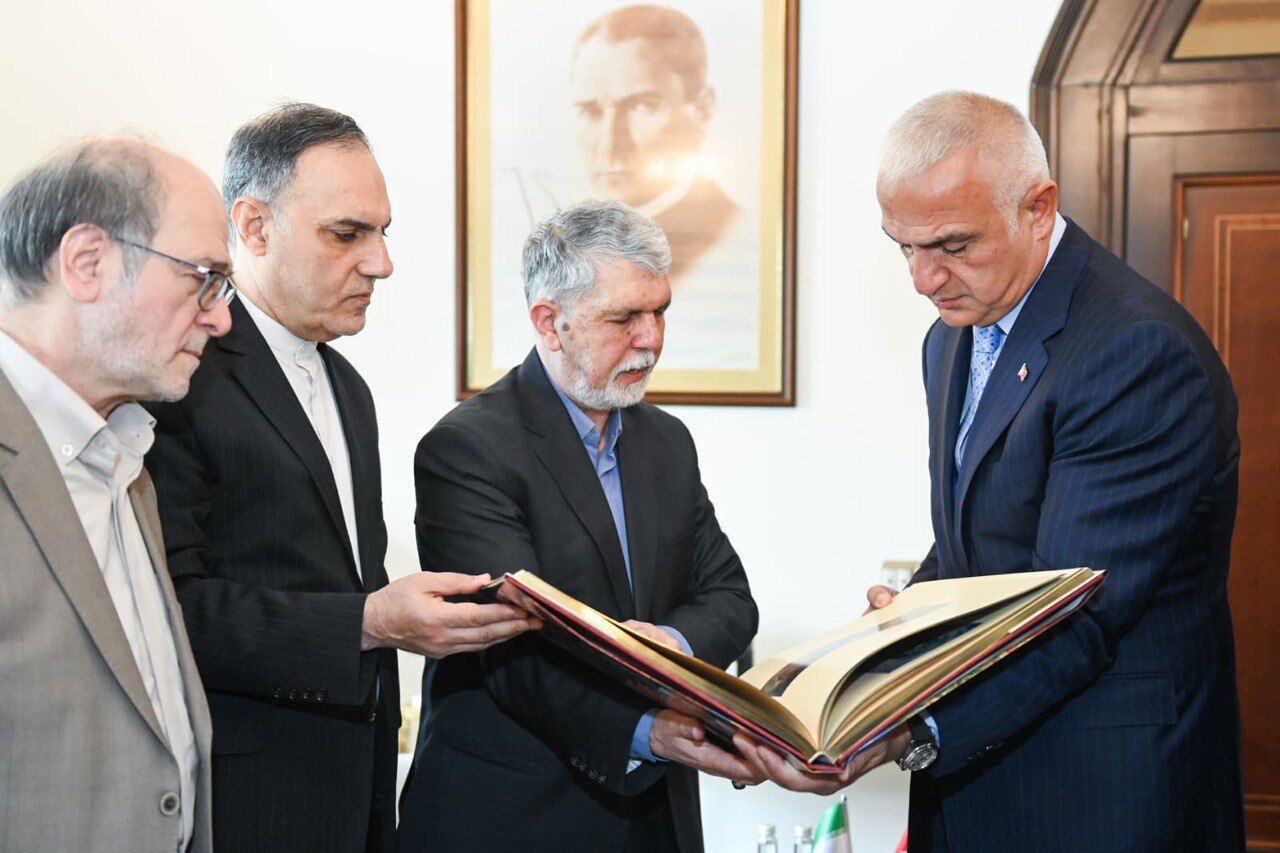 وزیر فرهنگ با همتای ترک خود دیدار کرد/ همکاری دوجانبه در چارچوب سال فرهنگی ۲۰۲۵