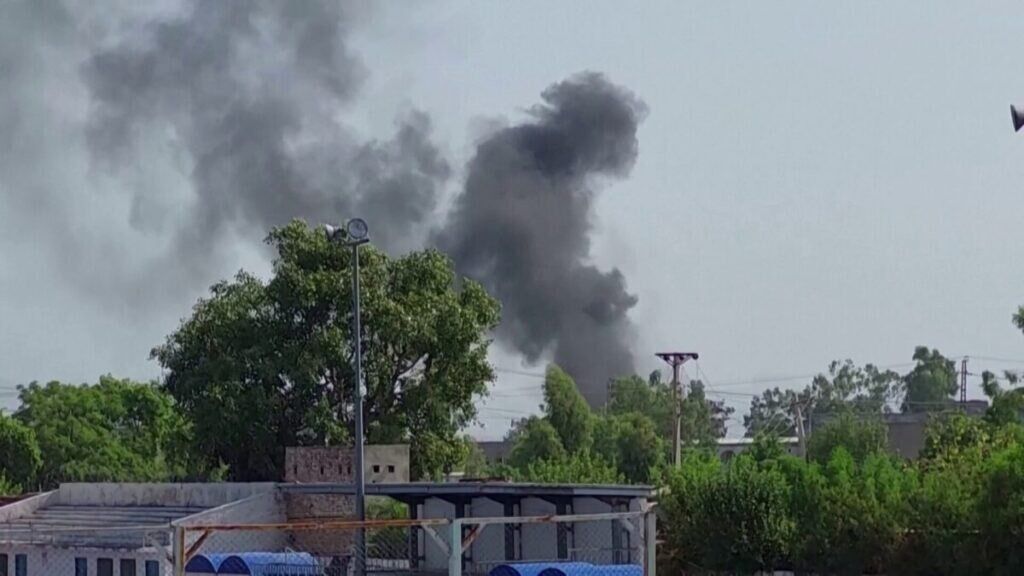 اخبار ضد و نقیض از نقض آتش‌بس میان پاکستان و افغانستان