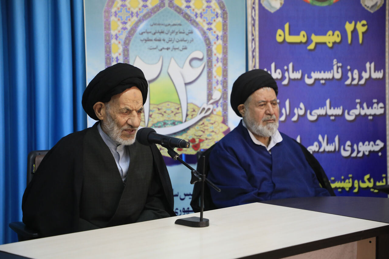 امام جمعه بیرجند: ارتش جمهوری اسلامی ستون استقامت در برابر تهاجم جهانی است