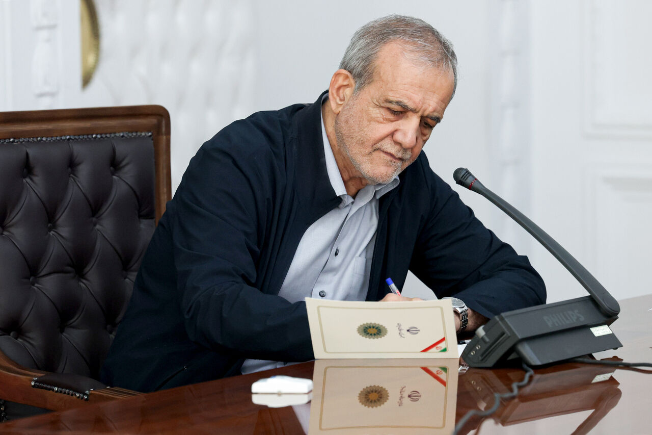 رئیس جمهور فرارسیدن روز مادر را تبریک گفت