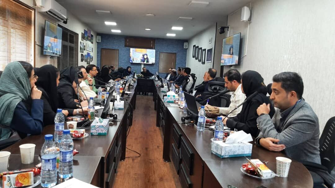 میز تخصصی رفع چالش‌های تجاری در شیرازاکسپو برگزار شد