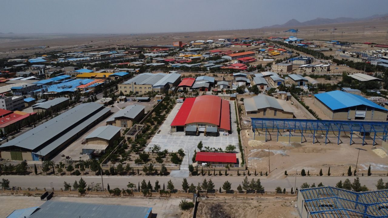 زیرساخت‌های فناوری در شهرک‌های صنعتی قم تکمیل است