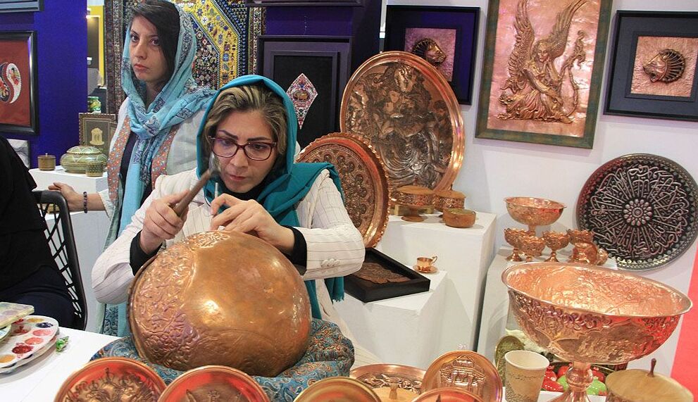 آورده‌های شیراز اکسپو برای صنایع دستی فارس؛ انعقاد ۲۳ پیش قرارداد داخلی و خارجی