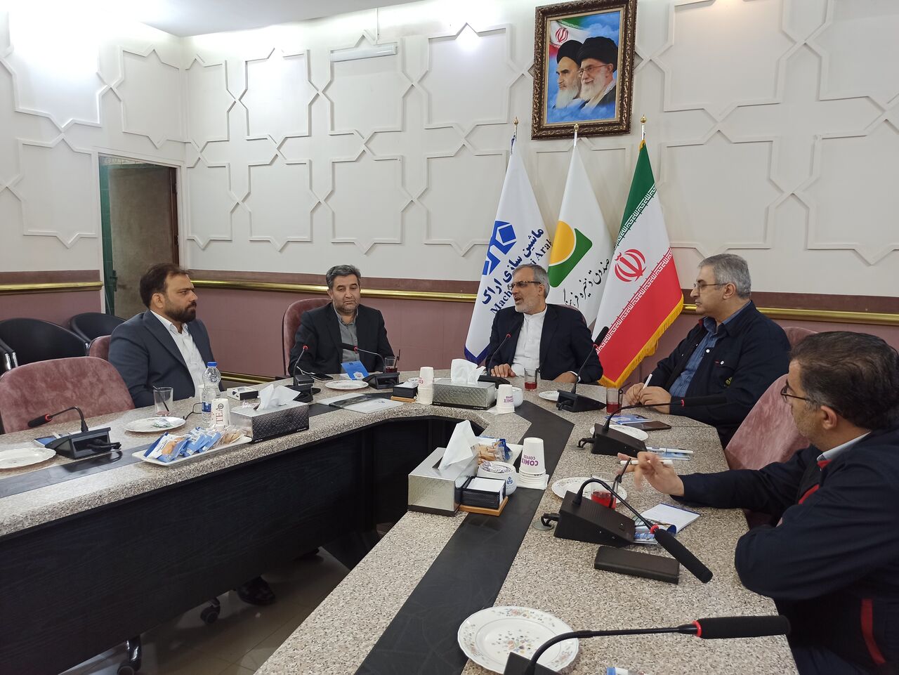 مدیرعامل ایرنا: ظرفیت‌ صنایع بزرگ در سطح ملی معرفی شود