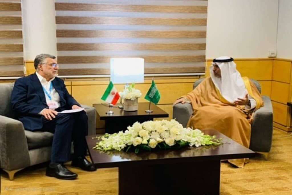 وزير الصحة السعودي يدعو ايران للمشاركة في ملتقى الصحة العالمي وزير الصحة السعودي يدعو ايران للمشاركة في ملتقى الصحة العالمي