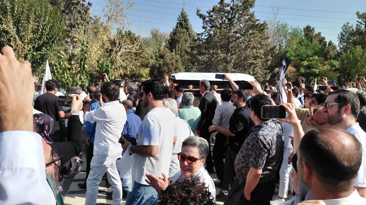سکانس ابدی کارگردان مؤلف؛ بدرقه باشکوه پیکر ناصر تقوایی به سرای جاودانگی