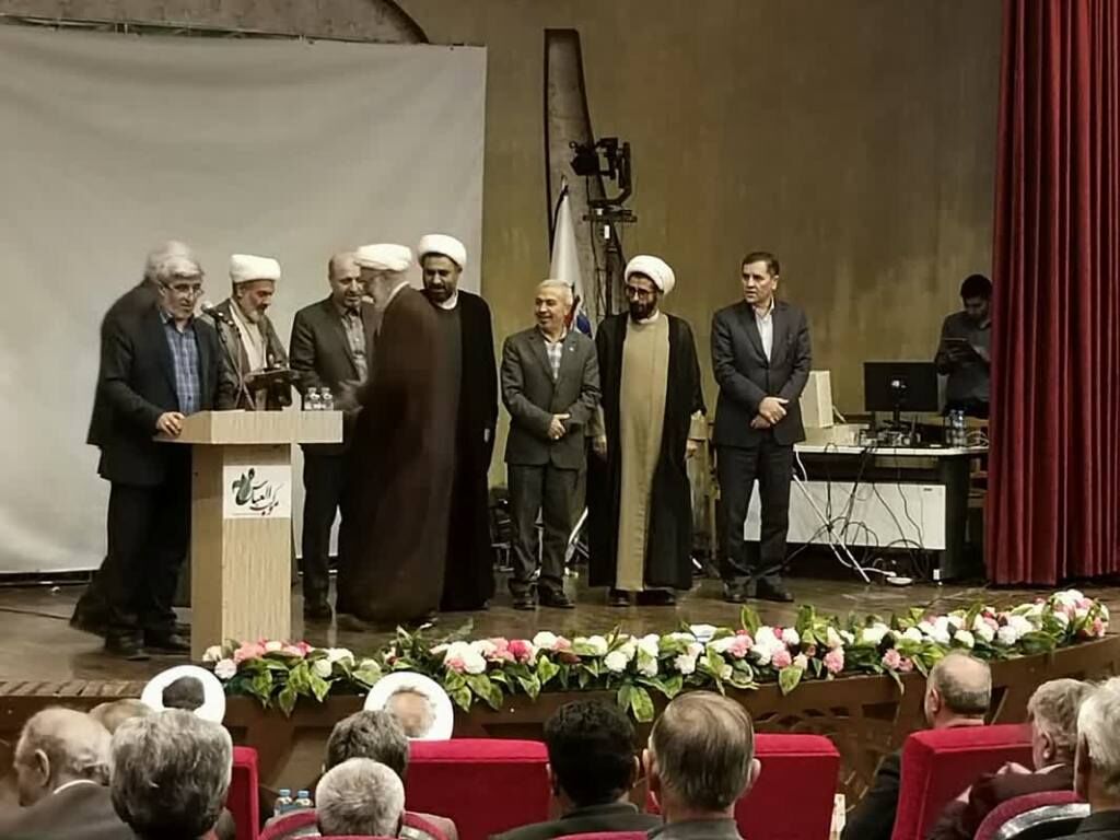 خادمان موکب العباس (ع) ایثارگران اردبیل تجلیل شدند