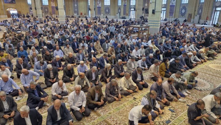 خطیب جمعه ایلام: داوطلبان شوراها با هدف خدمت صادقانه وارد میدان شوند