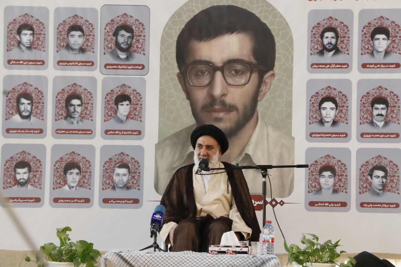 امام جمعه شهرکرد: دشمنان با ترفندهای فرهنگی قصد تضعیف  باورهای دینی مردم کشور را دارند