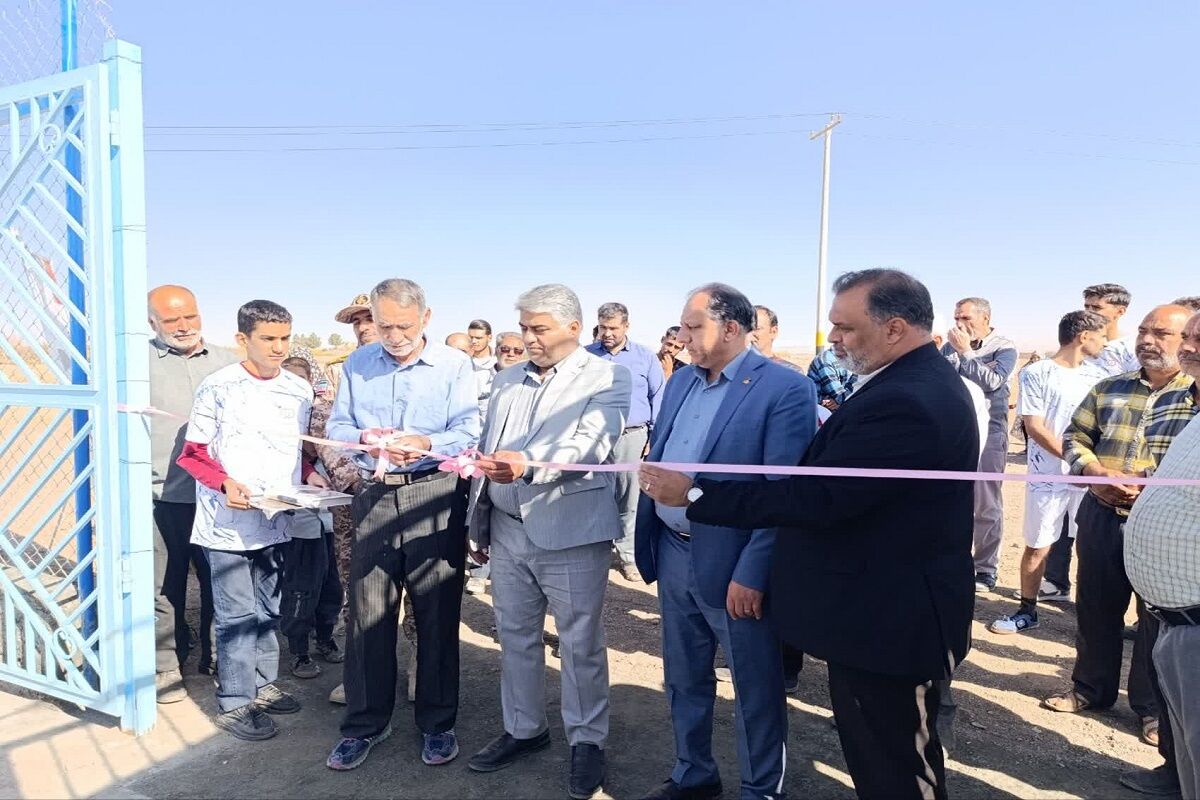 زمین چمن مصنوعی روستای تقی‌آباد خوسف به بهره‌برداری رسید