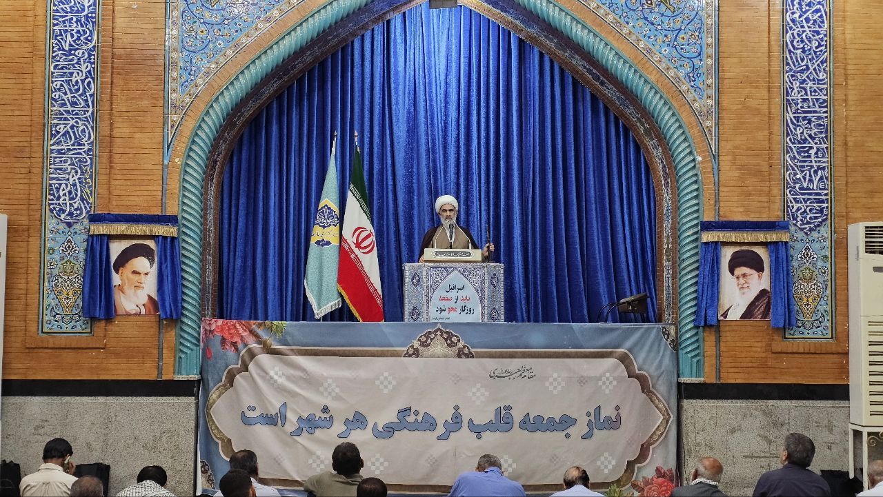 امام جمعه موقت آبادان: داشتن آب آشامیدنی سالم خواسته بحق مردم است